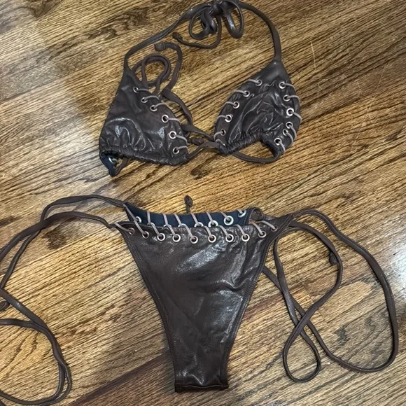 Frankie’s bikini - Picture 2 of 2